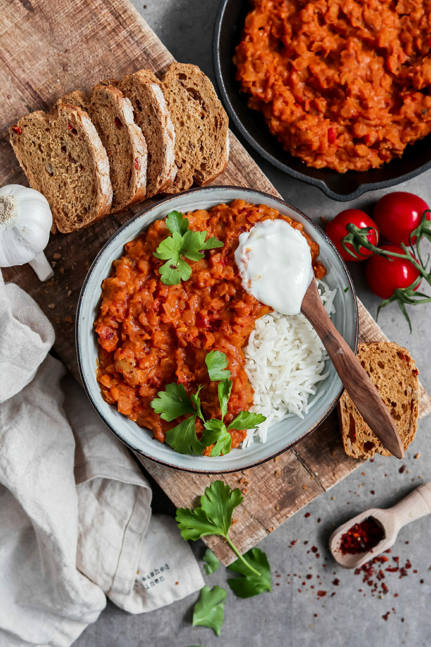 https://byanjushka.com/wp-content/uploads/2020/04/veganes-rotes-linsen-dal-2.jpg