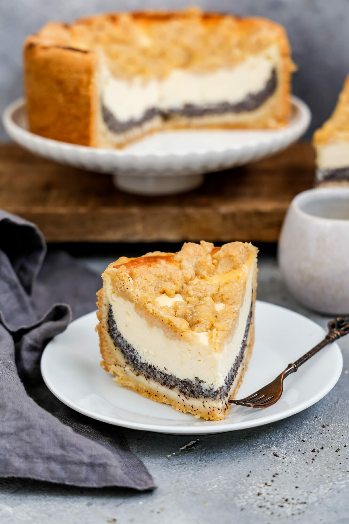 Veganer Käsekuchen mit Mohn und Streusel | Einfacher Mohn-Käsekuchen ...