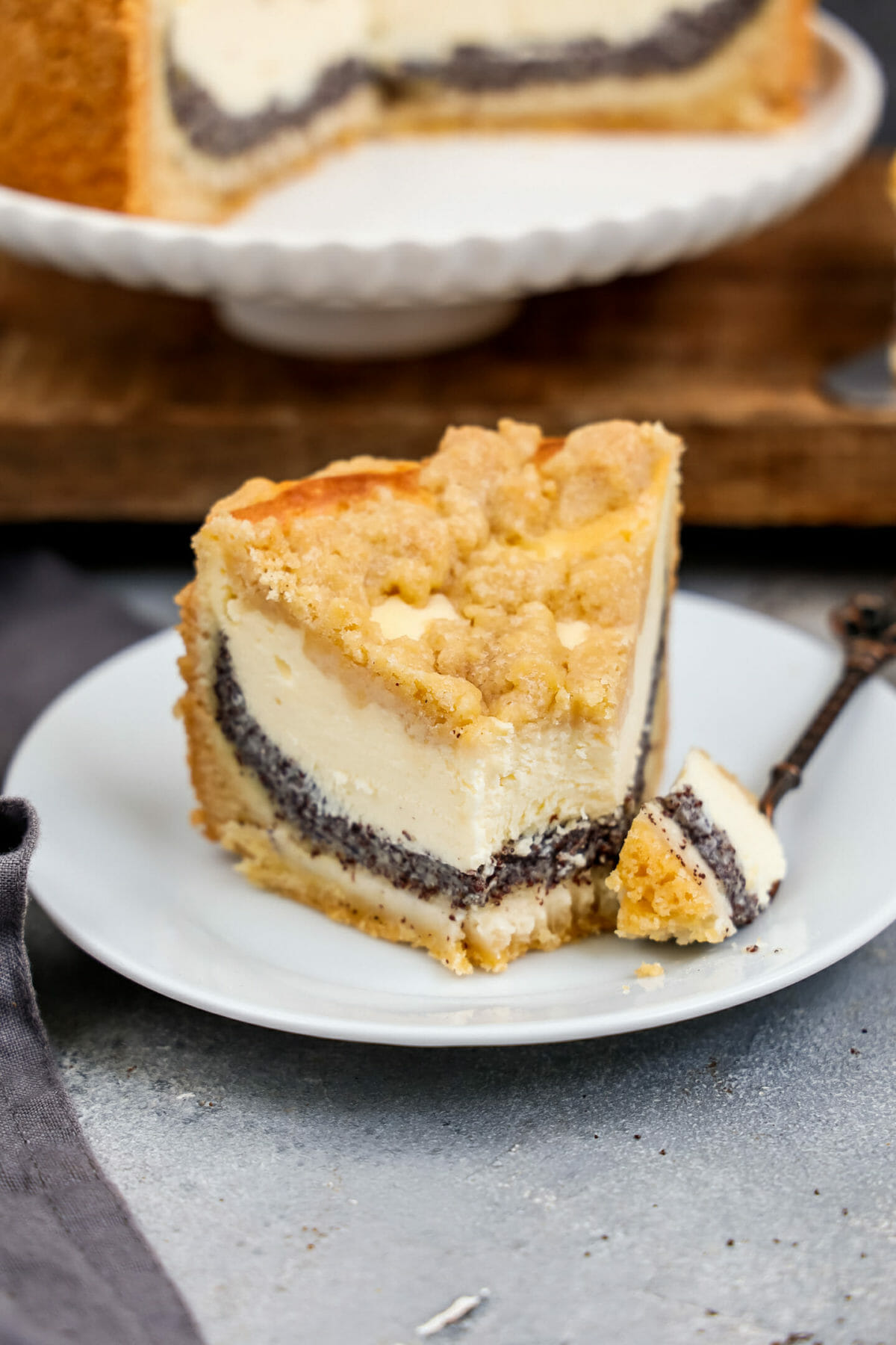 Veganer Käsekuchen mit Mohn und Streusel | Einfacher Mohn-Käsekuchen ...