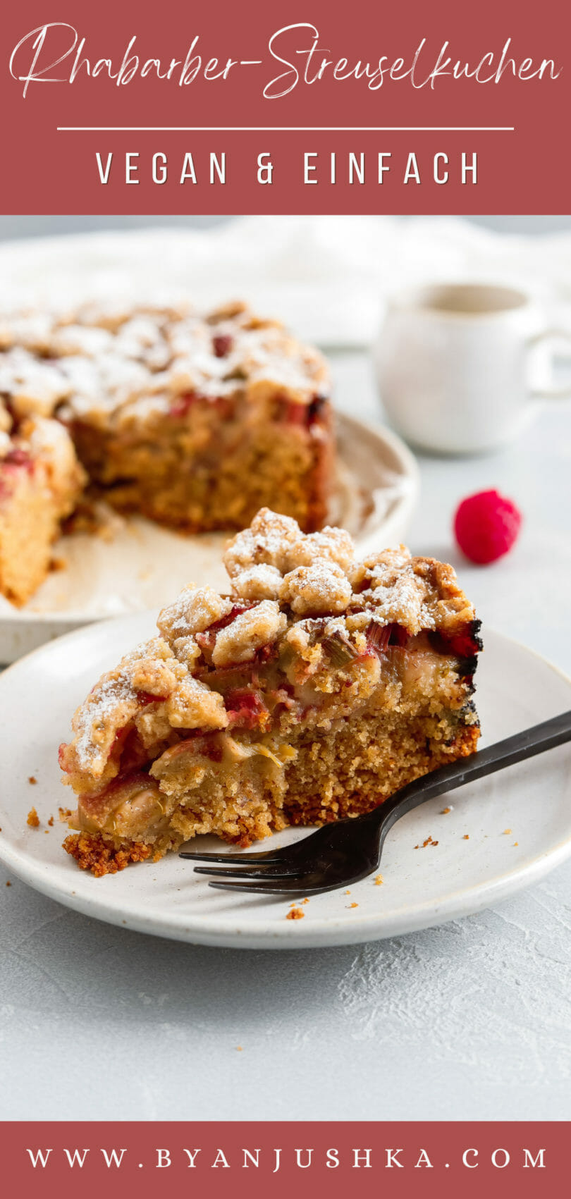 Collage für das Rezept "Veganer Rhabarberkuchen mit Streusel" zum Teilen auf Pinterest