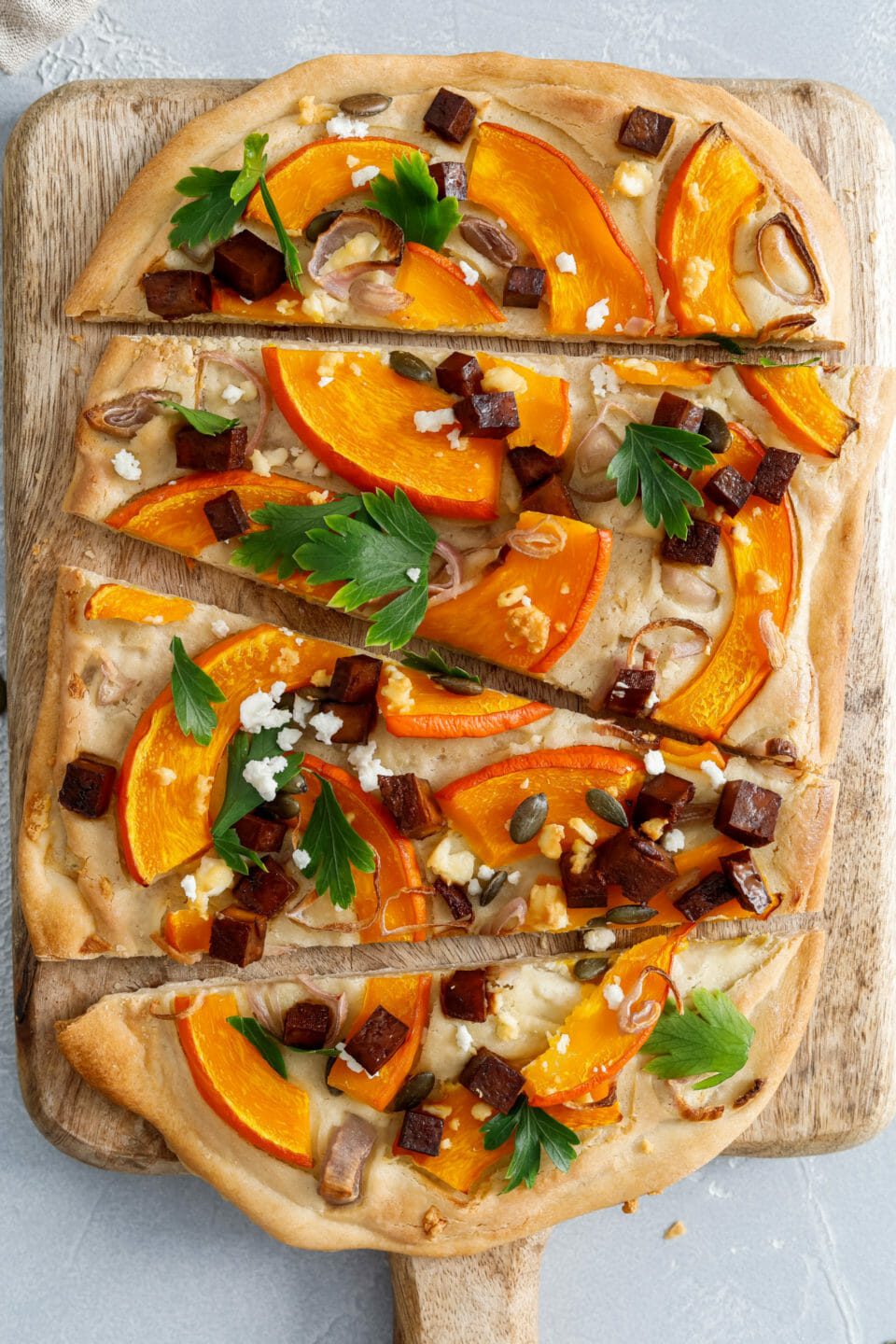 Veganer Flammkuchen mit Kürbis | byanjushka