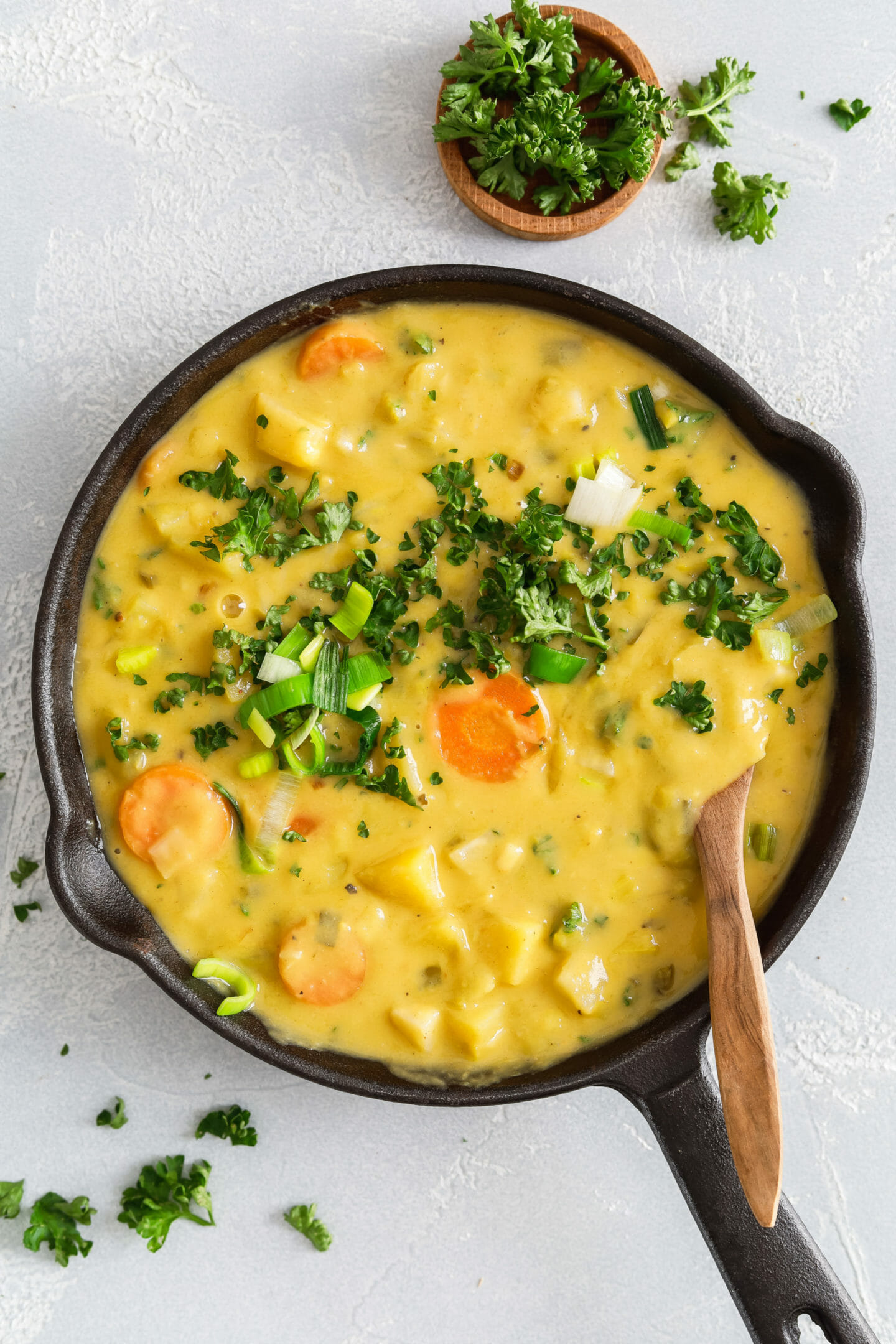 Vegane Kartoffelsuppe mit Lauch (Kartoffel-Lauch-Suppe)