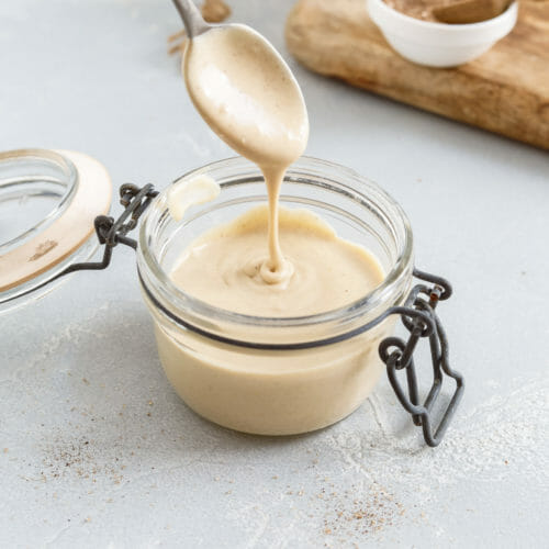 Vegane Vanillesoße einfach selber machen - Rezept für 2 Varianten: Vegane Vanillesoße auf Basis von Cashewkernen und alternativ mit Speisestärke oder Puddingpulver