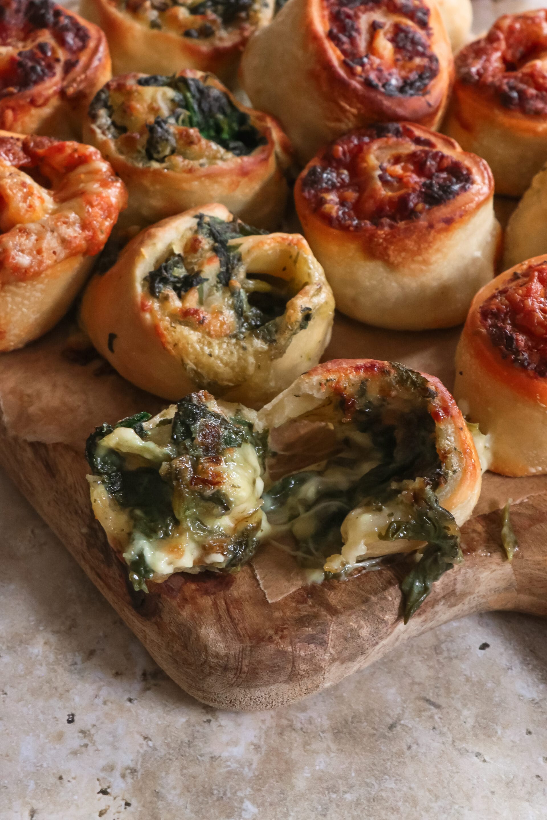 Vegane Pizzaschnecken aus Hefeteig selber machen (ohne Käse)