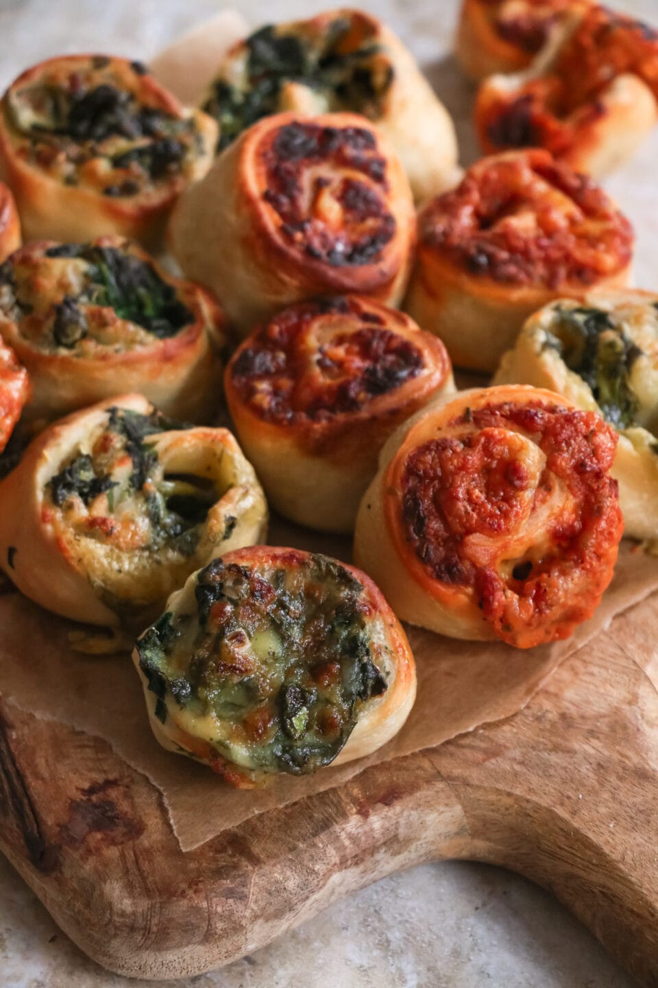 Vegane Pizzaschnecken aus Hefeteig selber machen (ohne Käse)